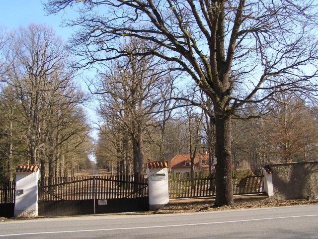 Vchod do obory Sedlice